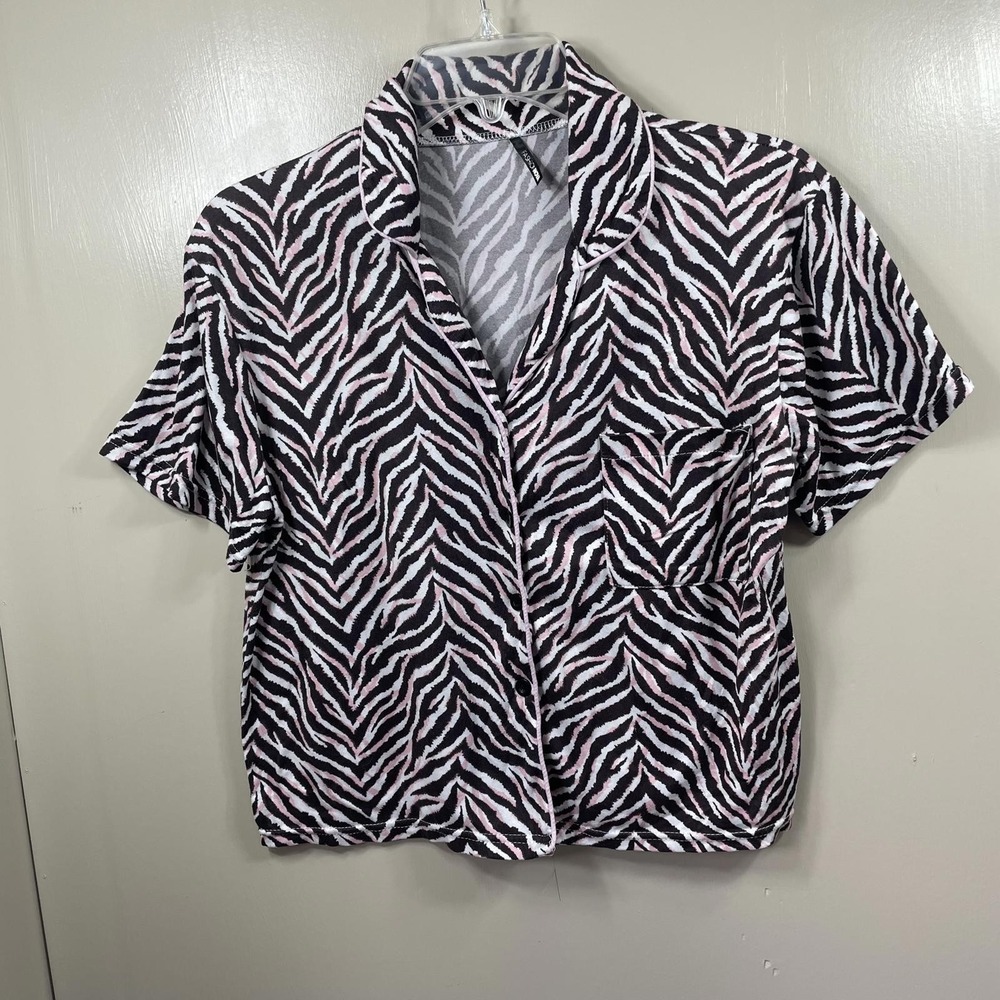 Fashion Nova Zebra Print Pajama Top‎ Black Pink White Short Sleeve Small